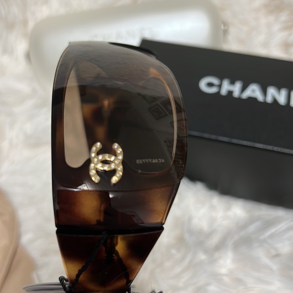 ❤️NWT❤️ Chanel sunglasses, new and never  worn - Picture 5 of 9